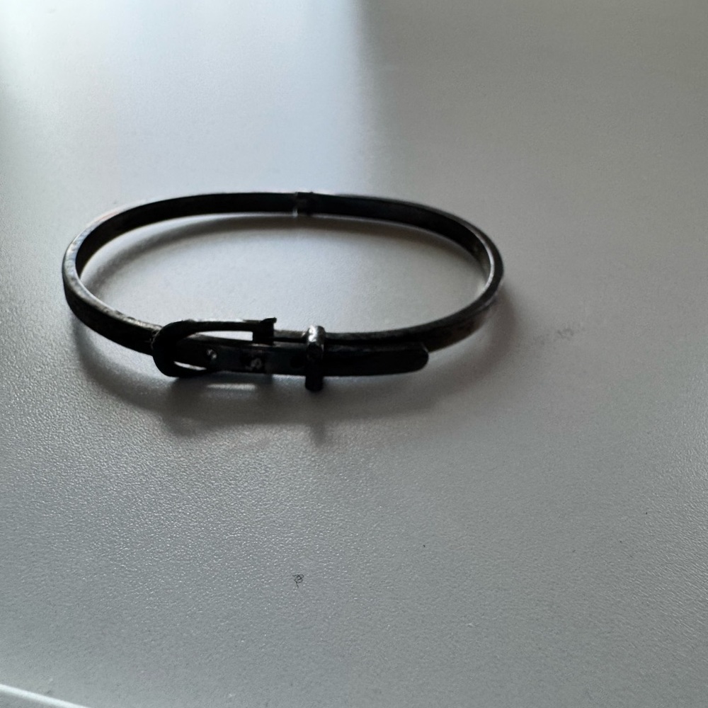 Silver and Black Bracelet - Picture 4 of 8